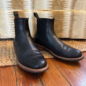 Nisolo Black Leather Carmen Chelsea Boot